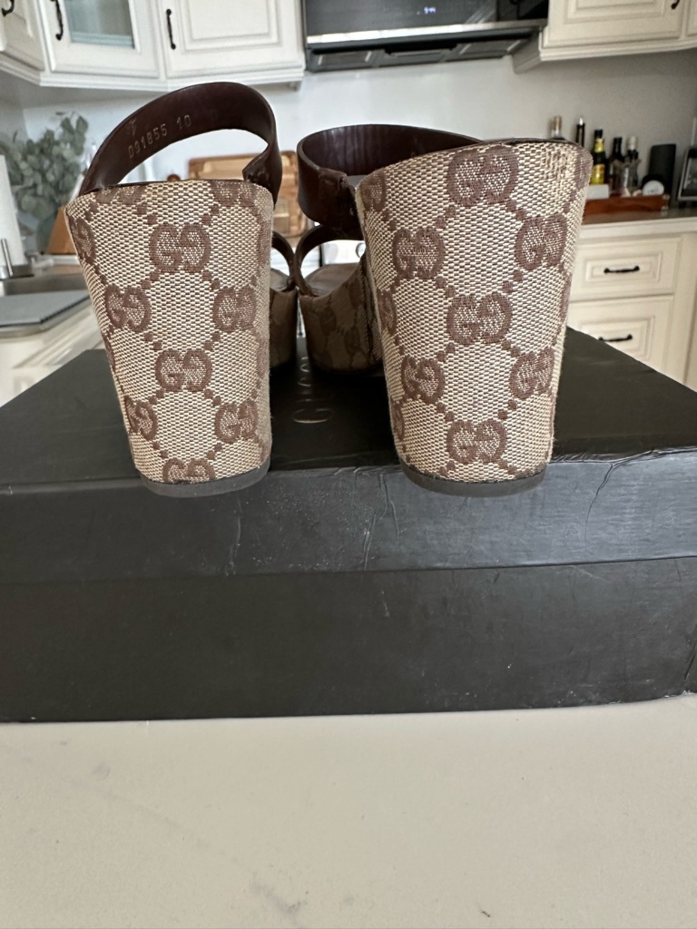 Gucci Brown GG Canvas Low Block Heel Sandals - Picture 5 of 9